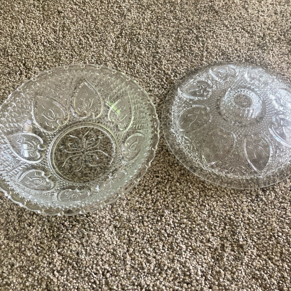 VTG  CANDY DISH W/ LID 1950s PASARI INDONESIAN CLEAR  GLASS PRESSED HEART/BOW